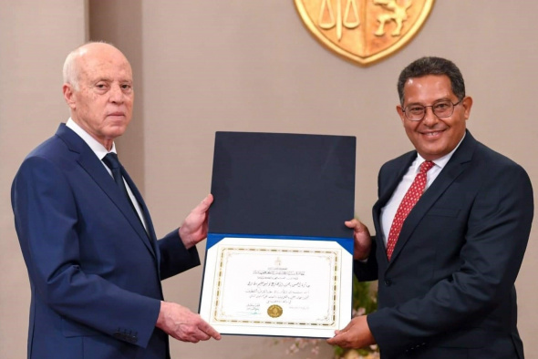 rof. Khaled B. Letaief was presented with the national accolade for the Best Tunisian Researcher or Inventor Abroad by Tunisian President Kais Saied on the national science day.