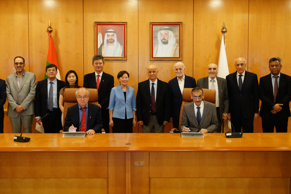 A group photo of the HKUST delegates with the senior management of the University of Sharjah, after the two parties sign partnership agreement.