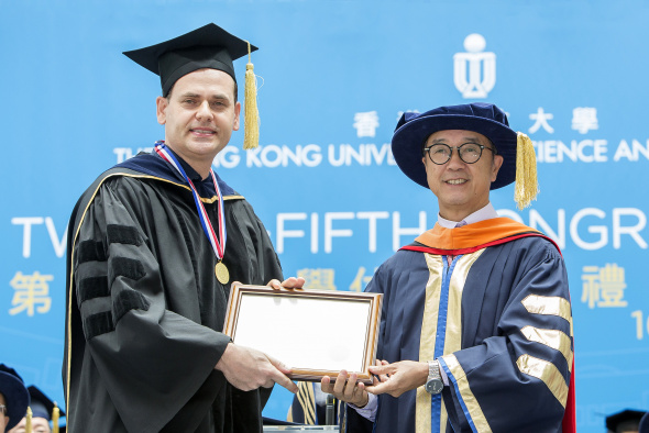 Prof. David Rossiter received the Michael G Gale Medal for Distinguished Teaching from President Prof. Tony F Chan at the University's Congregation on November 16, 2017.	 