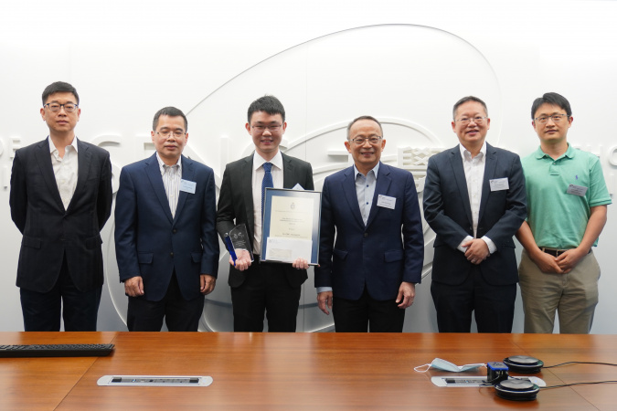 Dr ZHU Shangqian (3rd from left) from the Department of Chemical and Biological Engineering, Recipient of SENG PhD Research Excellence Award 2019-20